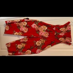 Jumpsuit off the shoulder